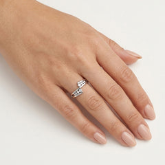 Diamond crossover ring in 18k white gold