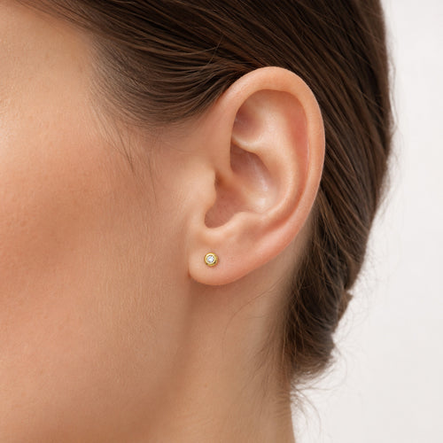 Moderní diamantové peckové náušnice s lůžkovým osazením