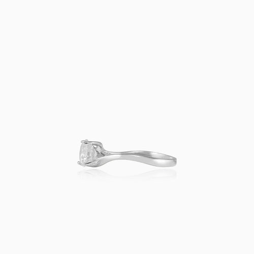 Eleganter Twist-Solitär-Ring für Frauen