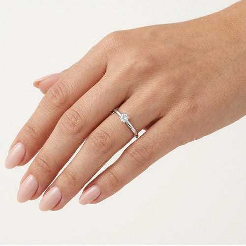 Refined White Gold Diamond Ring