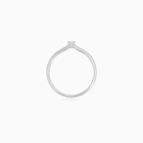 Refined White Gold Diamond Ring