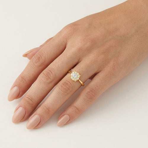 Elegantní halo prsten ze žlutého zlata s diamanty