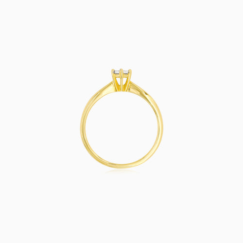 Elegant Curve Diamond Ring