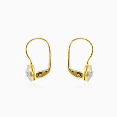 Yellow gold earrings with round diamond