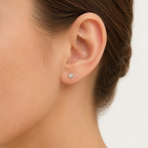 Moderní diamantové peckové náušnice v lůžku