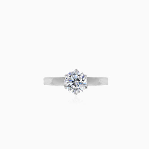 Klassischer Ring aus Weißgold mit Zirkonia