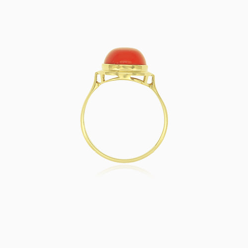 Eleganter Ring aus Gelbgold mit Korallen-Cabochon
