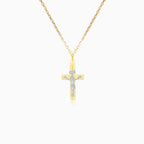 Klasický dvoutónový zlatý přívěsek křížek s crucifixem.