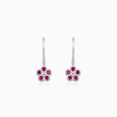 Boucles d'oreilles pendantes en forme de fleur avec accent en rubis