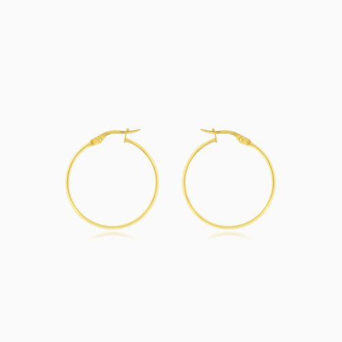 Klassische goldene Creolen für Damen