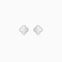 Weißgold Ohrstecker mit Perlmutt und Kleeblatt-Motiv
