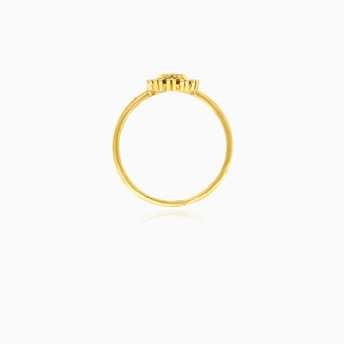 Besonderer Goldring mit Granat-Design