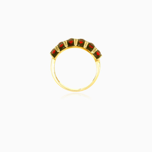 Stilvoller Gelbgold-Ring mit Granaten