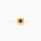 Einfacher Ring aus königlichem Gelbgold mit Granat