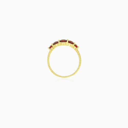 Stilvoller Gelbgold-Ring mit Granaten