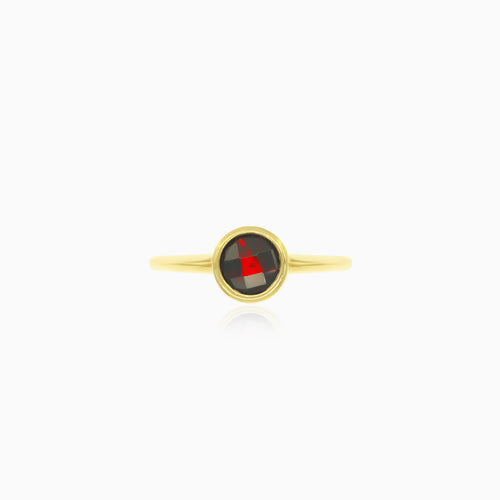 Schlichter Gelbgoldring mit Solitär-Granat