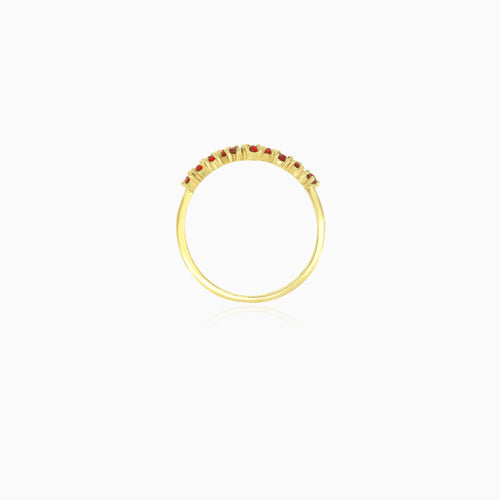 Yellow gold ring with zig zag garnets