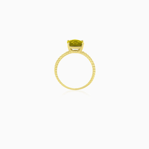 Bague en or élégante avec moldavite taille coussin