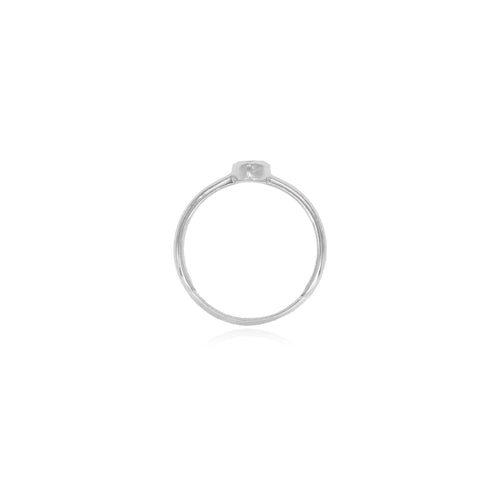 Anillo de plata de ley con ópalo blanco en forma ovalada