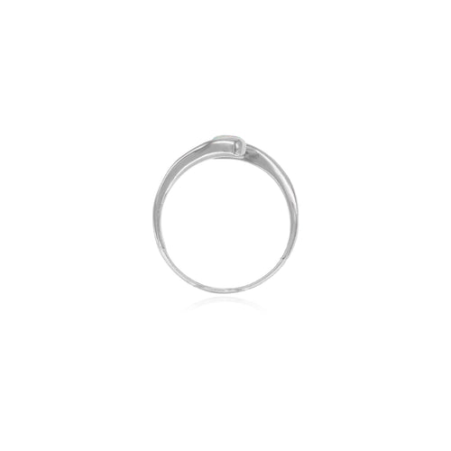 Anillo simple de plata con ópalo blanco redondo