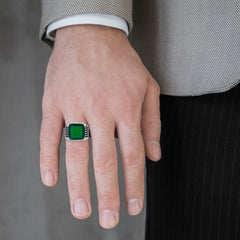 Silver bold ring with cushion jade