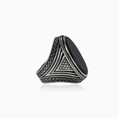 Oval onyx silver men ring with detailed sides