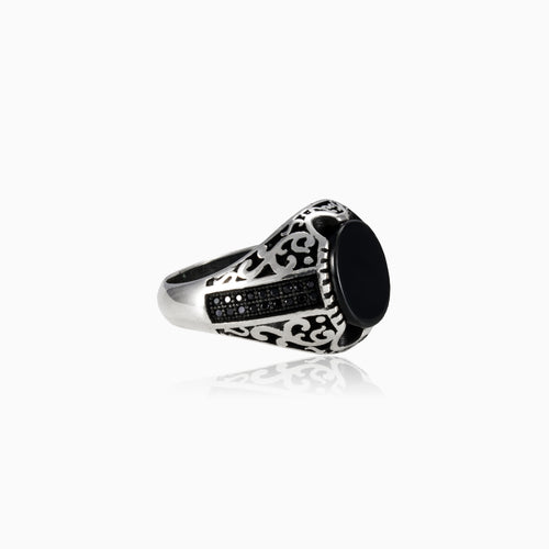 Oval onyx silver men ring with round luster side stones
