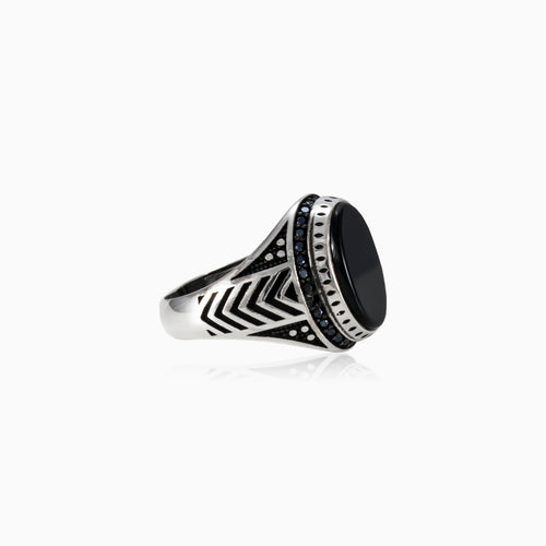 Oval cut onyx men ring with halo and detailed lines