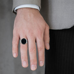 Round cut onyx men ring in polished silver
