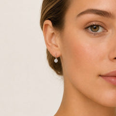 Boucles d'oreilles en argent en forme de fleur avec zirconium cubique rond
