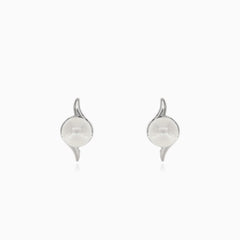 Silver earrings with pearl