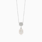 Necklace with pearl and cubic zirconia detail