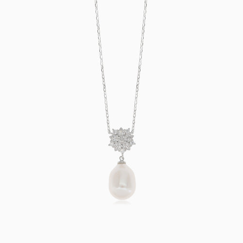 Necklace with pearl and cubic zirconia detail