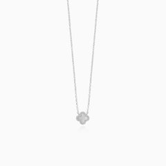 Collar de perla con trébol de plata de ley