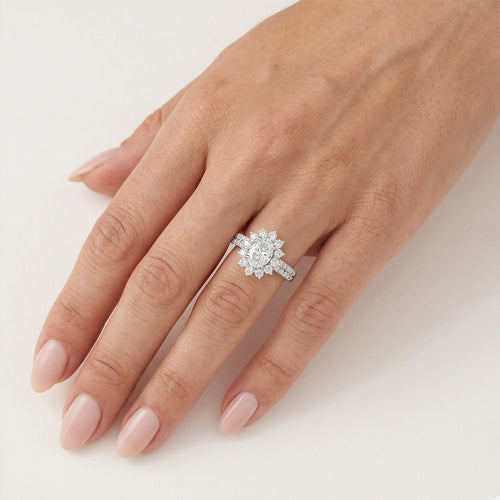 Zásnubní prsten Royal Bloom s oválným diamantem