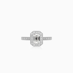 Prsten s halo diamantem emerald brusu z bílého zlata