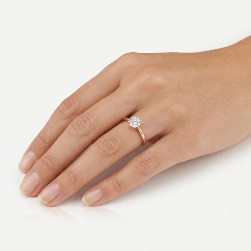 Solitérní prsten s kulatým diamantem z růžového zlata