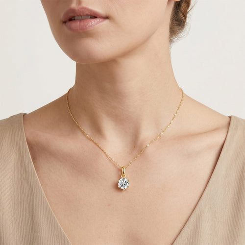 Přivesek Ze Žlutého Zlata Se Solitérním Diamantem