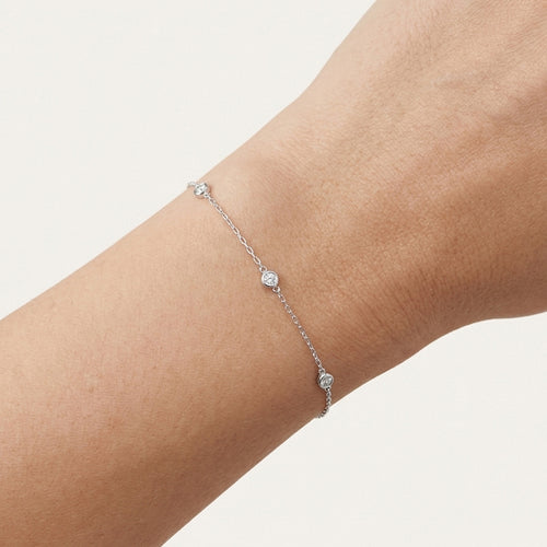 bezel-set-diBezel Set Diamond Bracelet In White Gold