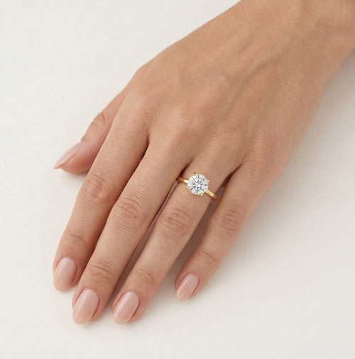 Klassischer Zirkonia-Solitär mit vier Krappen