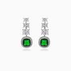 Boucles d’oreilles avec émeraude synthétique et oxyde de zirconium rectangulaire