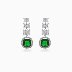 Boucles d’oreilles avec émeraude synthétique et oxyde de zirconium rectangulaire