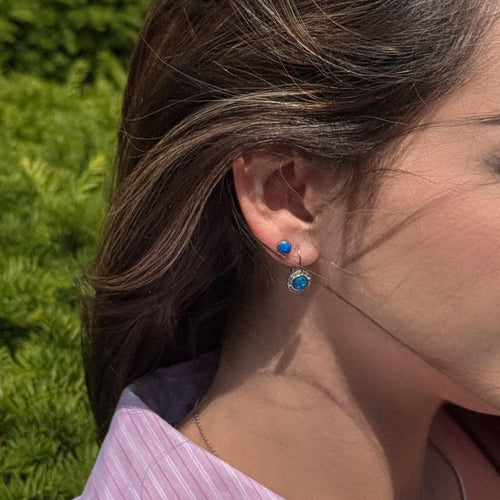 Blaue Opal-Ohrstecker aus Sterlingsilber