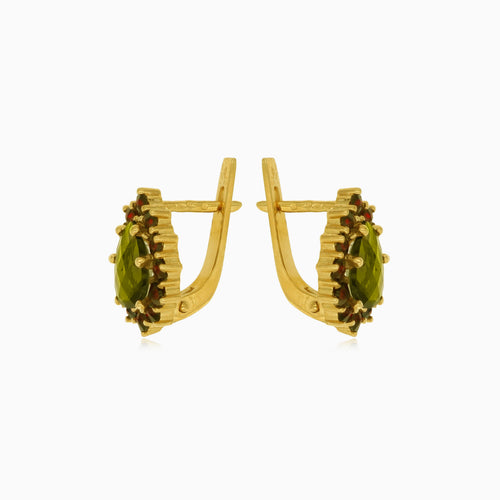 Enchanting harmony: Prong-set gem cascades