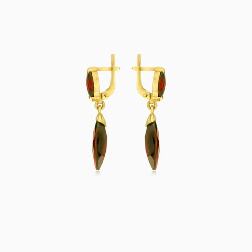 Elegance ve zlatých kapkách granátu