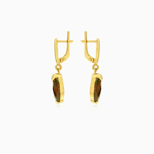 Eleganz im Marquise-Granat