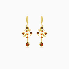 Boucles d’oreilles pendantes en or 14 carats avec grenats éclatants