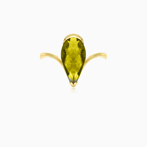 Tropfenförmiger Moldavit-Gold-Ring im feinen Stufenschliff