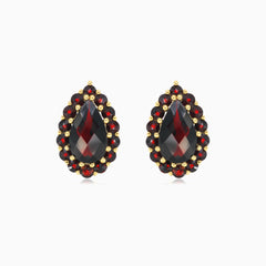 Náušnice ve tvaru kapky s kulatými granáty okolo