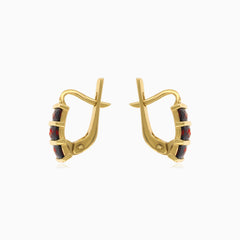 Zlaté náušnice se třemi obdélníkovými granáty